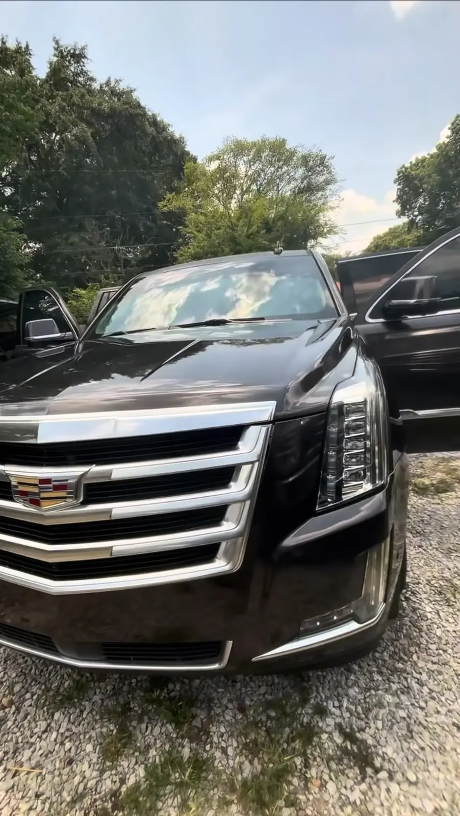 Black Cadillac Escalade detailed by Luna & Sol