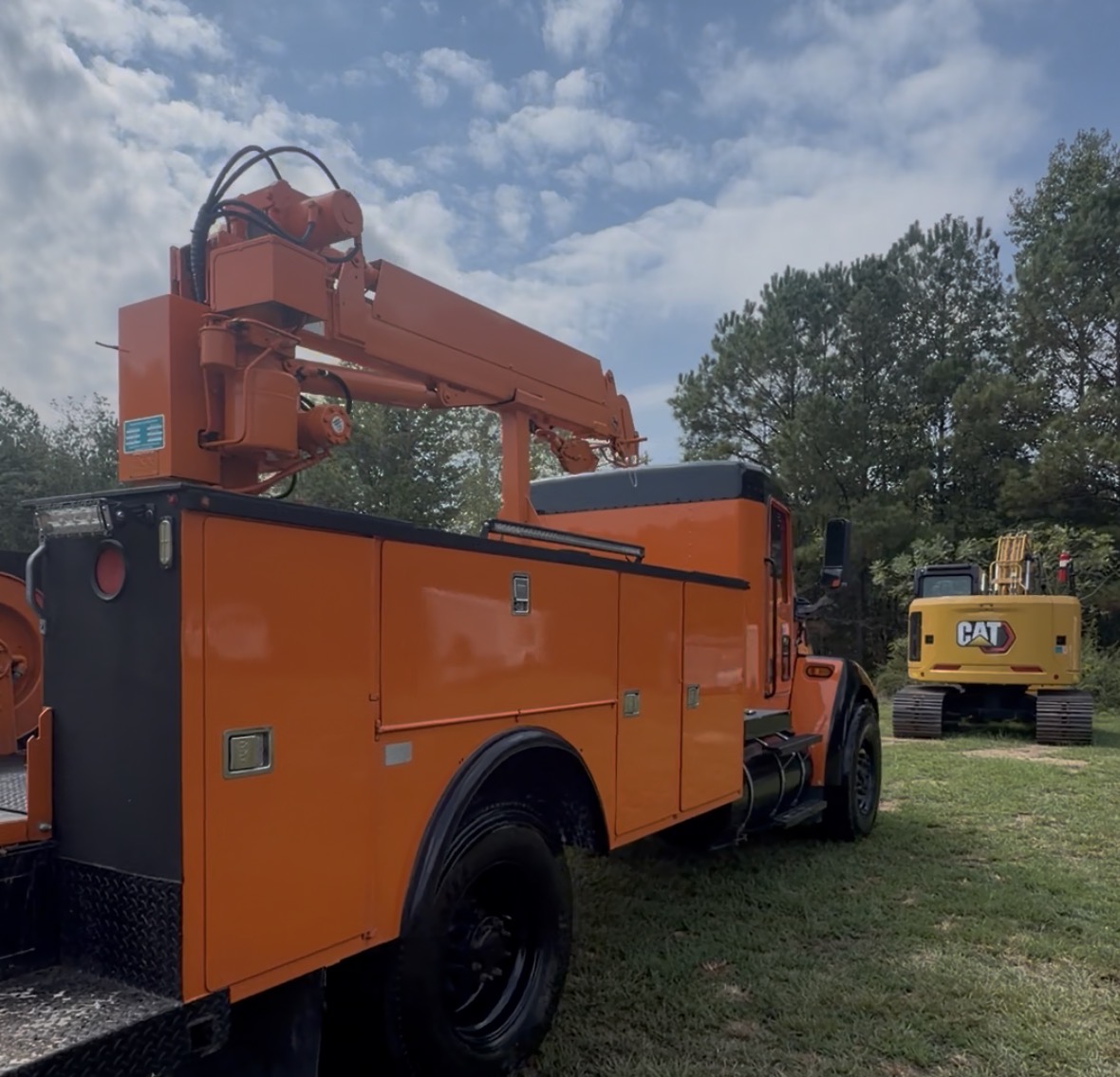 Service truck & equipment detailed by Luna & Sol